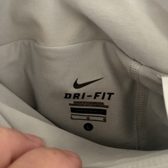 Nike size large two toned two layered tennis skirt - Picture 7 of 9